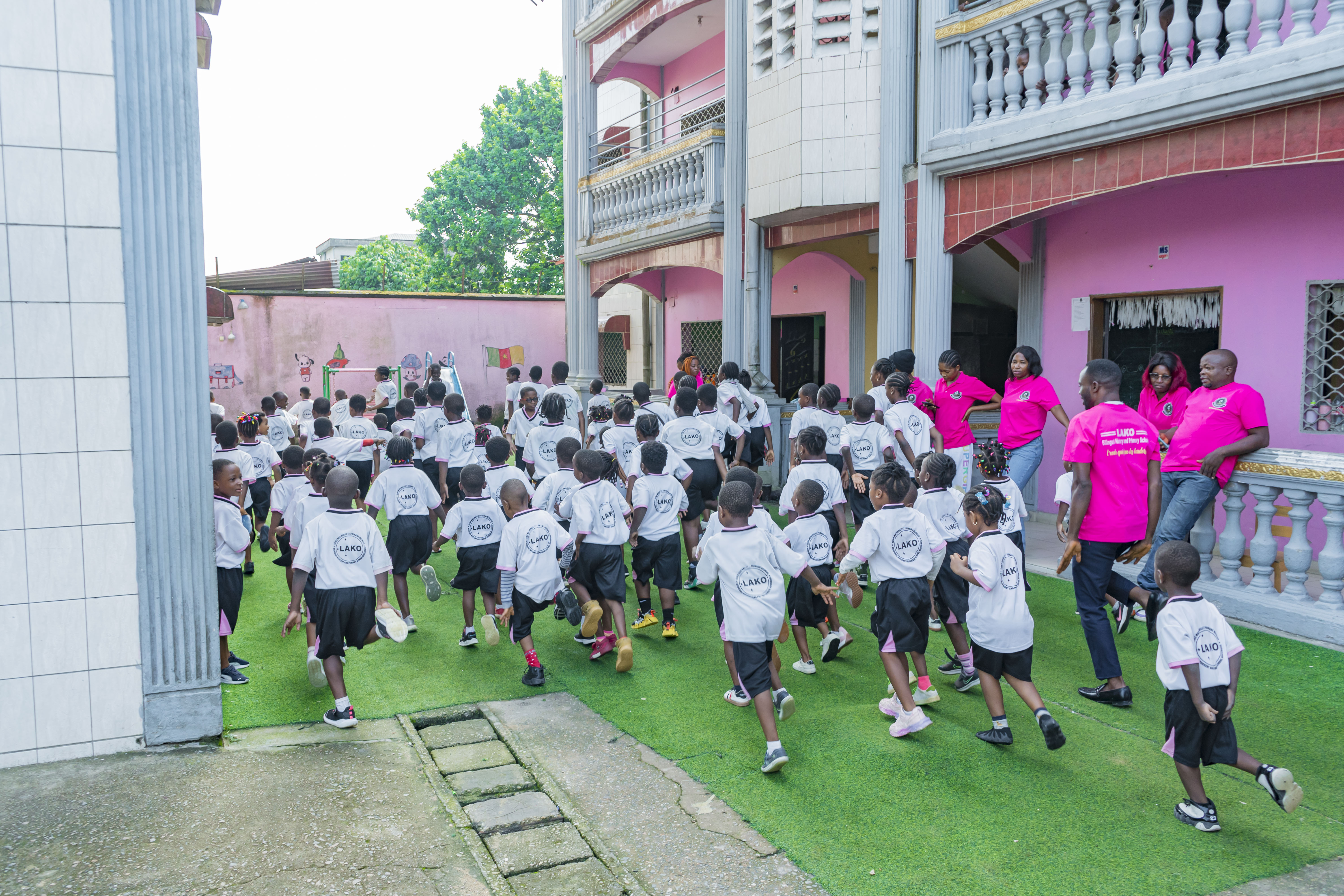 Élèves de Lako Bilingual International School